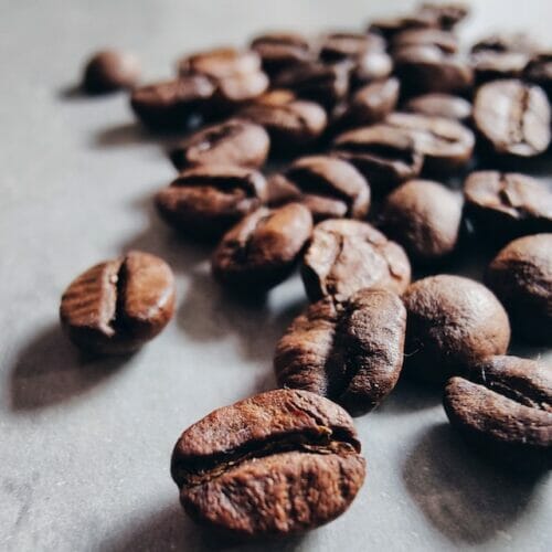 La desgasificación es el proceso por el cual el café expulsa el dióxido de carbono generado durante el tueste.